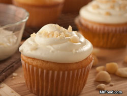 White Chocolate Macadamia Nut Cupcakes 